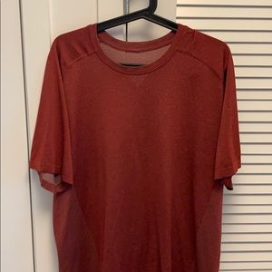 Lululemon Men’s Metalvent tee - XL
